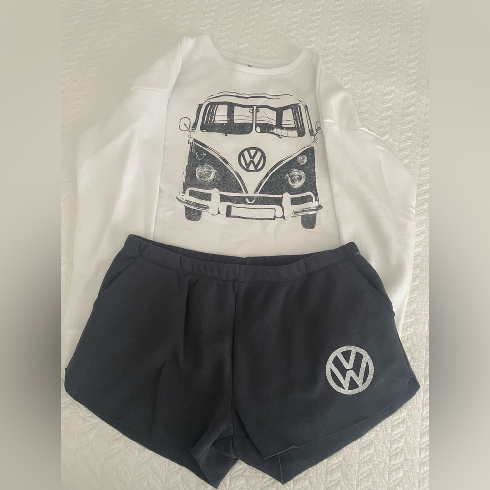 Fleece “VW” crop and shorties